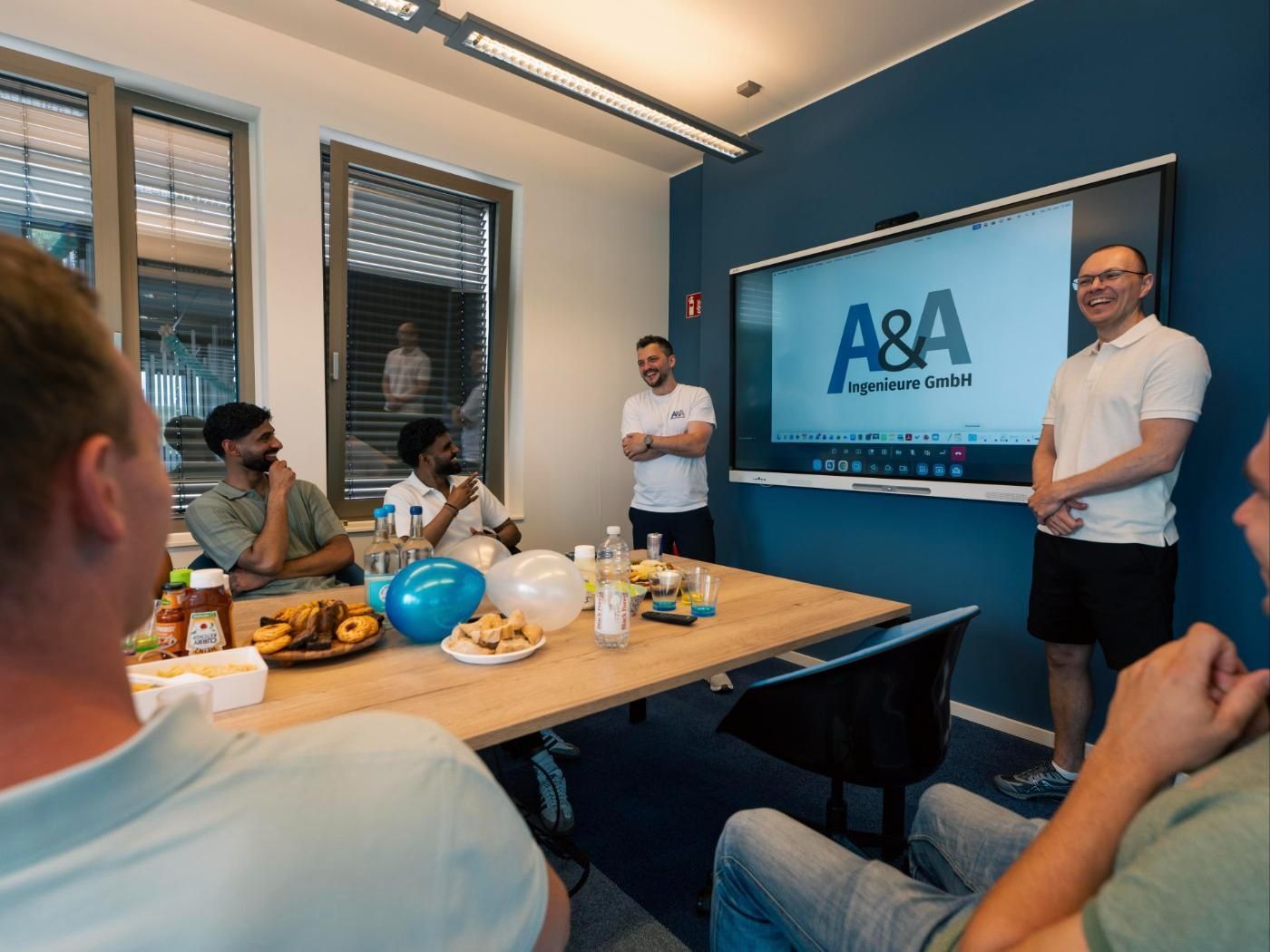 Teambesprechung im Büro der A&A Ingenieure GmbH